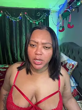 Snapshot of yanza2002 chatting on 12-14-25, 12:05 yanza2002 online show from 12-14-25, 12:05