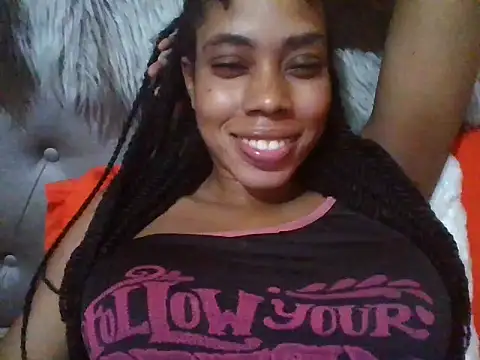Snapshot of HONEYSWEETS_LIVE chatting on 01-16-25, 01:48 HONEYSWEETS LIVE online show from 01-16-25, 01:48