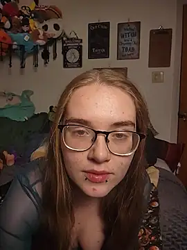 Snapshot of Izzy_Hellbourne chatting on 06-19-26, 02:38 Izzy Hellbourne online show from 06-19-26, 02:38