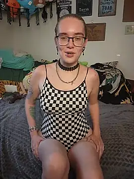 Snapshot of Izzy_Hellbourne chatting on 07-16-26, 08:59 Izzy Hellbourne online show from 07-16-26, 08:59