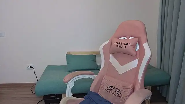 Jessy Ginger online show from 12-22-25, 10:01