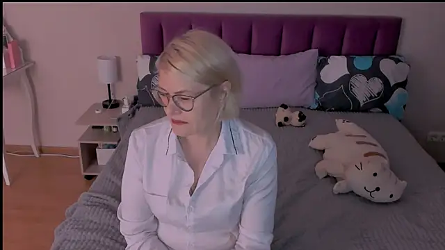 sabrinamacmarren online show from 02-26-25, 07:27