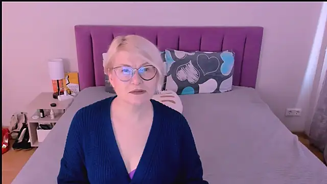 sabrinamacmarren online show from 10-13-25, 12:16