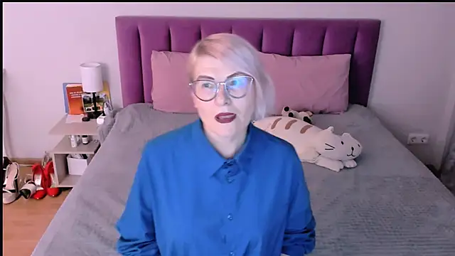 sabrinamacmarren online show from 11-29-25, 02:09