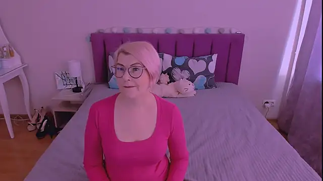 sabrinamacmarren online show from 02-15-26, 09:19