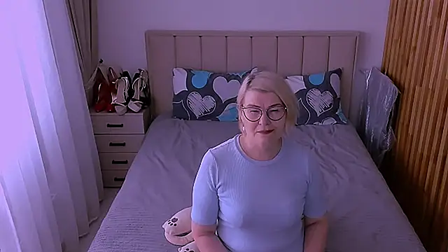 Snapshot of sabrinamacmarren chatting on 06-15-26, 01:24 sabrinamacmarren online show from 06-15-26, 01:24