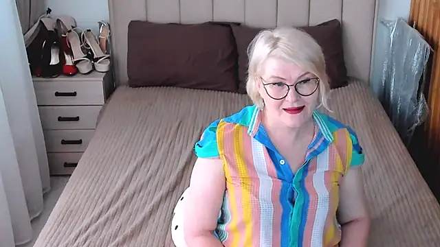 Snapshot of sabrinamacmarren chatting on 07-10-26, 03:14 sabrinamacmarren online show from 07-10-26, 03:14