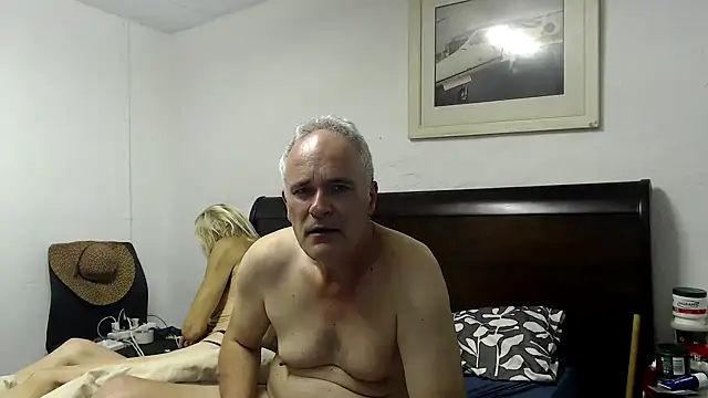 Snapshot of DrPenaltyXX chatting on 12-17-24, 01:07 DrPenaltyXX online show from 12-17-24, 01:07