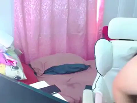 Snapshot of Hershey10 chatting on 02-07-26, 04:38 Hershey10 online show from 02-07-26, 04:38