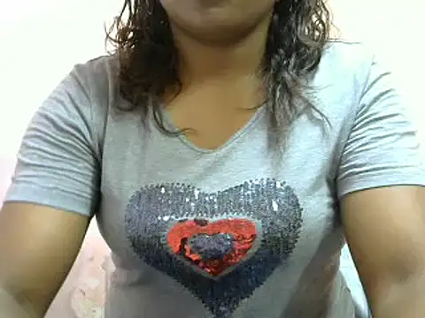 Snapshot of cutybigass chatting on 02-14-25, 11:21 cutybigass online show from 02-14-25, 11:21