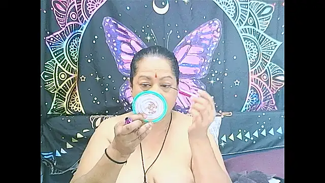 Snapshot of matureindian chatting on 07-12-26, 10:06 matureindian online show from 07-12-26, 10:06