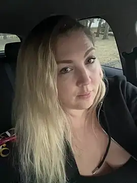 Snapshot of Anna_Alexa chatting on 03-05-25, 04:13 Anna Alexa online show from 03-05-25, 04:13