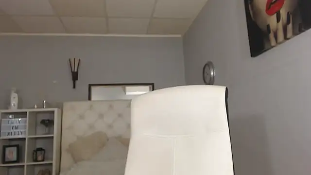 Snapshot of ClaraJoyFG chatting on 02-23-25, 11:25 ClaraJoyFG online show from 02-23-25, 11:25