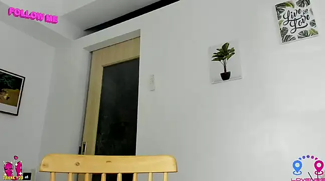 hottycrishina online show from 12-21-24, 09:04