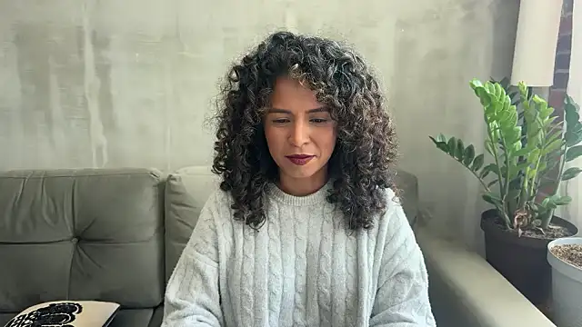 Snapshot of illaroom chatting on 12-10-24, 07:22 illaroom online show from 12-10-24, 07:22