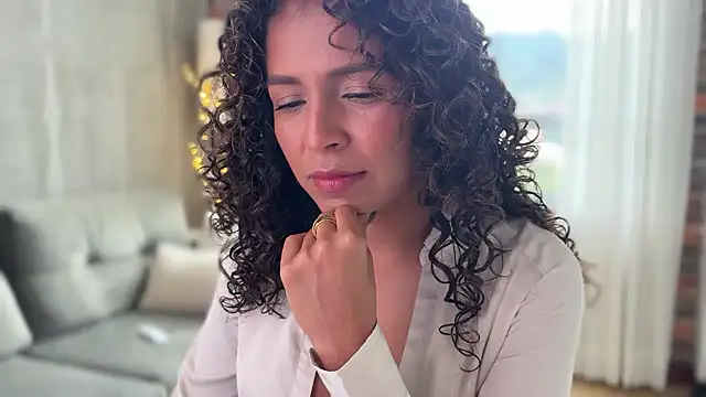 Snapshot of illaroom chatting on 12-13-24, 06:05 illaroom online show from 12-13-24, 06:05