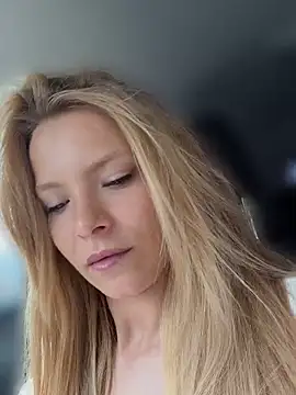 Snapshot of AnastasiaAniess chatting on 05-15-26, 02:02 AnastasiaAniess online show from 05-15-26, 02:02