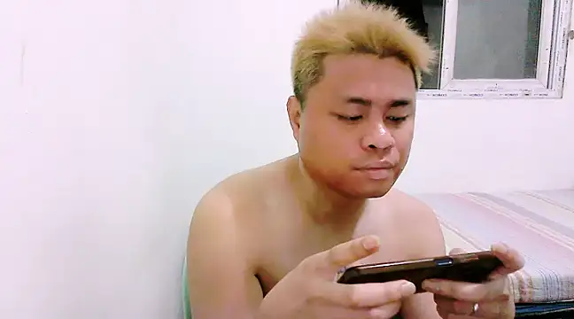 Snapshot of SirViceBoy2020 chatting on 12-17-24, 06:53 SirViceBoy2020 online show from 12-17-24, 06:53