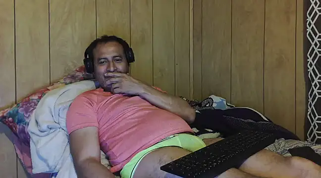 Snapshot of dantehot2020 chatting on 12-20-24, 04:42 dantehot2020 online show from 12-20-24, 04:42