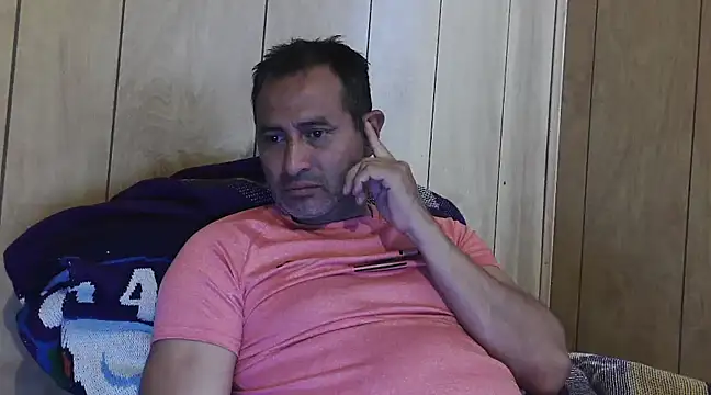 Snapshot of dantehot2020 chatting on 12-21-24, 08:00 dantehot2020 online show from 12-21-24, 08:00