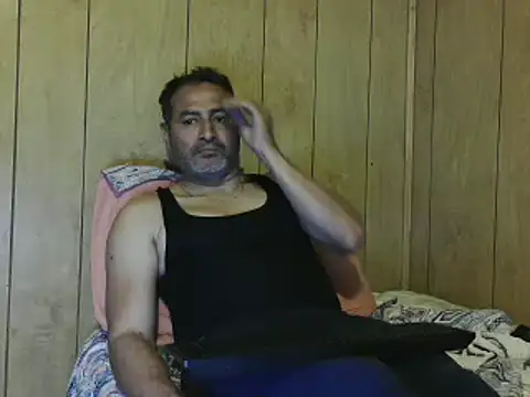 Snapshot of dantehot2020 chatting on 01-02-25, 10:44 dantehot2020 online show from 01-02-25, 10:44