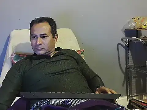 Snapshot of dantehot2020 chatting on 01-12-25, 07:32 dantehot2020 online show from 01-12-25, 07:32