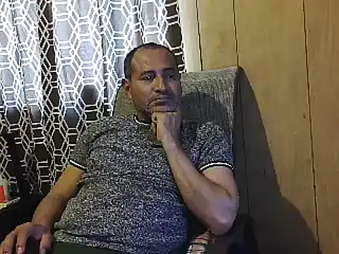 Snapshot of dantehot2020 chatting on 02-02-25, 10:06 dantehot2020 online show from 02-02-25, 10:06