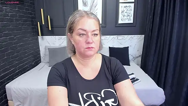JenniferLight online show from 12-14-24, 01:05