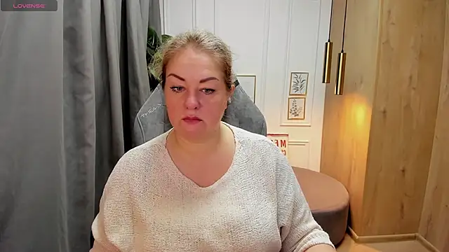 JenniferLight online show from 01-20-25, 07:14