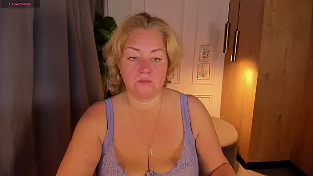 JenniferLight online show from 09-28-25, 08:03