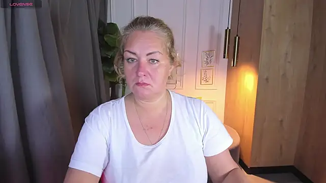 JenniferLight online show from 10-12-25, 03:00