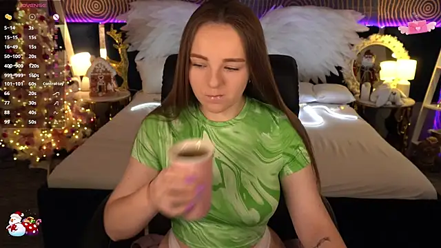 FoxyShy online show from 12-20-25, 06:42