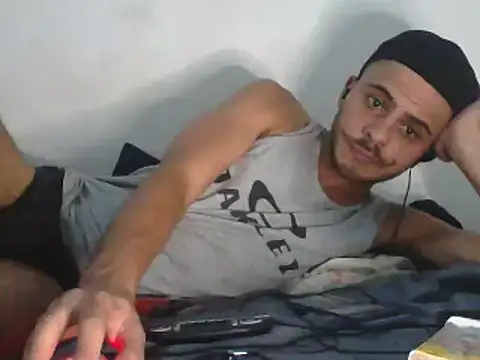 Snapshot of LoudLikeness chatting on 02-21-25, 07:45 LoudLikeness online show from 02-21-25, 07:45