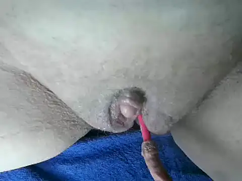 Snapshot of heidi60 chatting on 12-01-24, 04:29 heidi60 online show from 12-01-24, 04:29