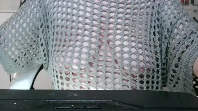 Snapshot of heidi60 chatting on 12-14-24, 06:52 heidi60 online show from 12-14-24, 06:52