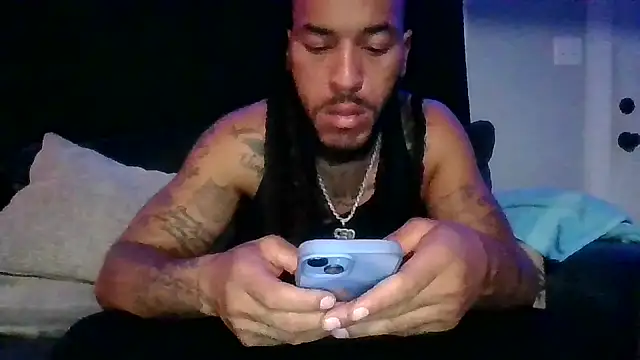 Snapshot of BigWayneBabyXXX chatting on 10-19-25, 03:29 BigWayneBabyXXX online show from 10-19-25, 03:29