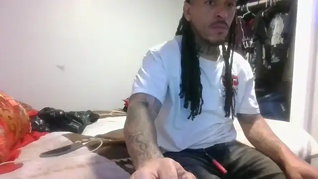 Snapshot of BigWayneBabyXXX chatting on 05-11-26, 03:23 BigWayneBabyXXX online show from 05-11-26, 03:23