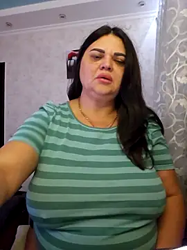 Snapshot of littleRikka chatting on 09-28-25, 08:25 littleRikka online show from 09-28-25, 08:25