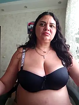 Snapshot of littleRikka chatting on 10-31-25, 10:38 littleRikka online show from 10-31-25, 10:38