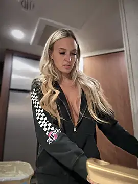  Rapunzel  online show from 03-15-25, 03:07