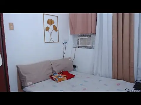 Snapshot of XjuanitabonitaX chatting on 12-07-24, 12:52 XjuanitabonitaX online show from 12-07-24, 12:52