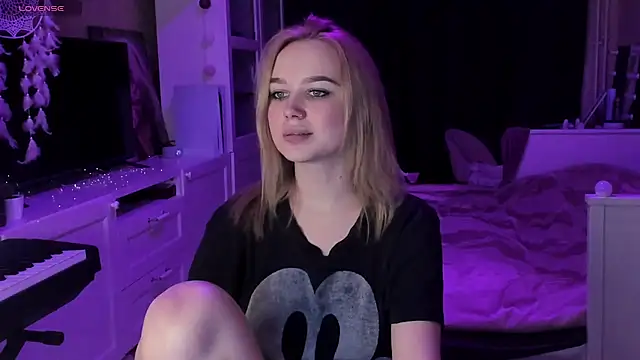 MaryDreaminess online show from 02-14-25, 08:26