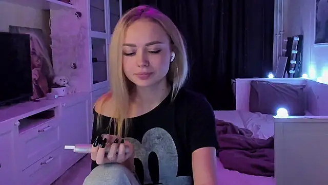 MaryDreaminess online show from 09-18-25, 08:22