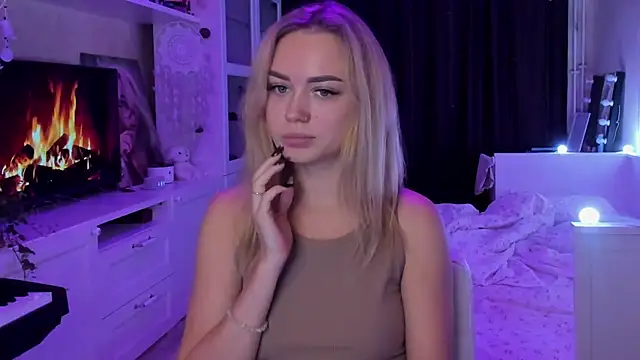 MaryDreaminess online show from 10-11-25, 08:29