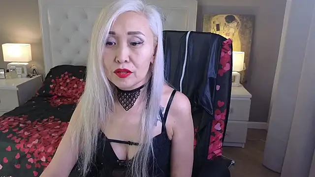 Snapshot of RoxalanaStar chatting on 10-07-25, 08:50 RoxalanaStar online show from 10-07-25, 08:50