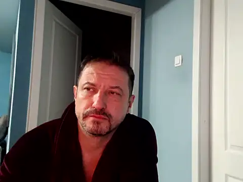 Snapshot of MisterFaithRO chatting on 04-19-26, 01:38 MisterFaithRO online show from 04-19-26, 01:38