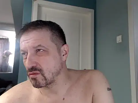Snapshot of MisterFaithRO chatting on 04-21-26, 04:19 MisterFaithRO online show from 04-21-26, 04:19