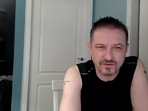 Snapshot of MisterFaithRO chatting on 04-23-26, 08:00 MisterFaithRO online show from 04-23-26, 08:00