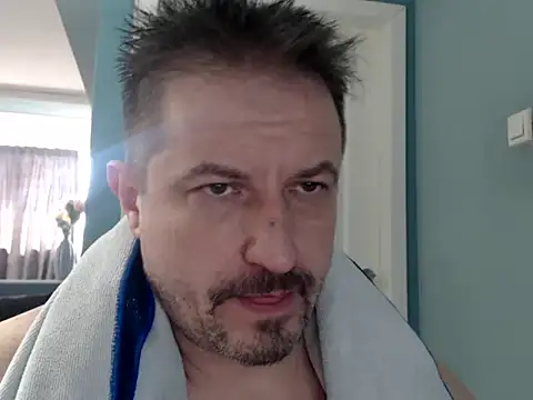 Snapshot of MisterFaithRO chatting on 04-27-26, 01:31 MisterFaithRO online show from 04-27-26, 01:31