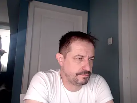 Snapshot of MisterFaithRO chatting on 04-30-26, 06:31 MisterFaithRO online show from 04-30-26, 06:31